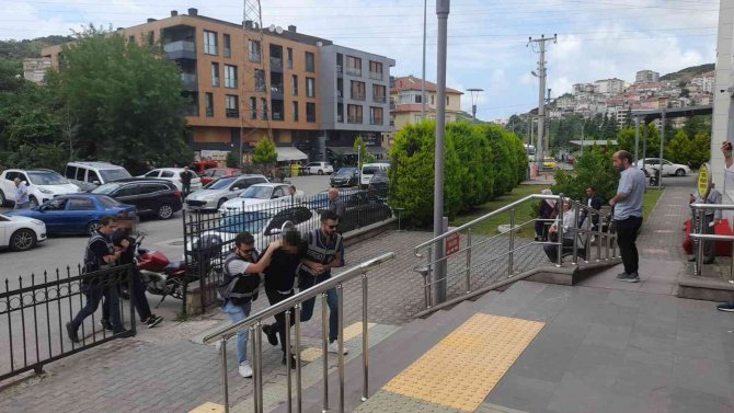Maskeli Silahlı Saldırganlar Adliyeye Sevk Edildi