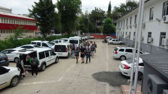 Sahte "İddaa" Kuponuyla Dolandırıcılık Yapan 9 Şüpheli Adliyeye Sevk Edildi