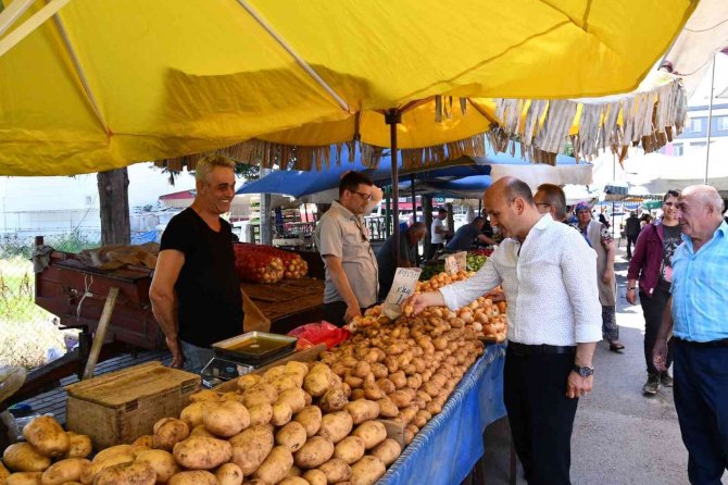 Başkan Oral, Pazar Esnafıyla Buluştu