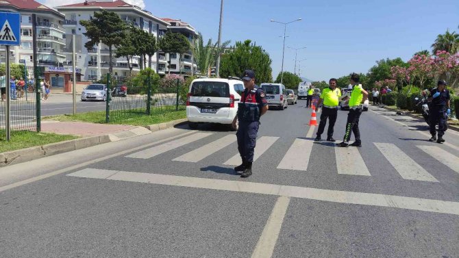 Bisikletle Yaya Geçidinden Geçerken Aracın Çarptığı Alman Hayatını Kaybetti