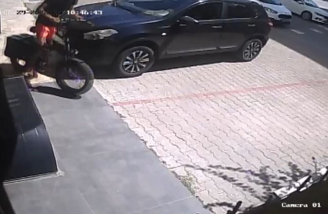 15 Bin Liralık Bisikletini Çalan Hırsıza Böyle Seslendi: "Yok Pahasına Gitmesin"