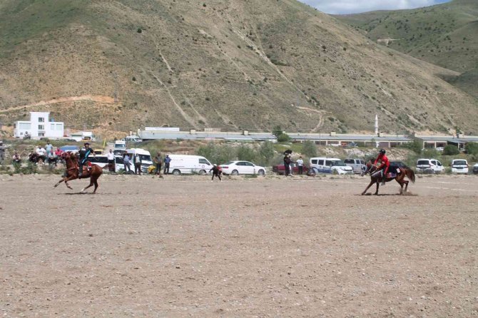 Bayburt’ta Düşe Kalka Cirit