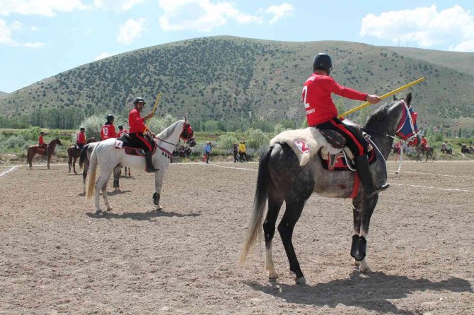 Bayburt’ta Düşe Kalka Cirit