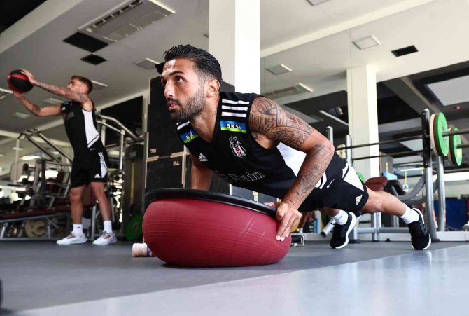 Beşiktaş Salonda Çalıştı