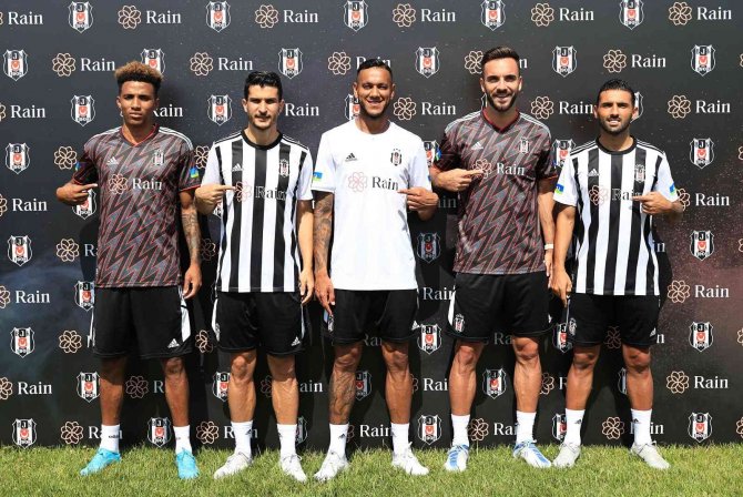 Beşiktaş’ın Yeni Sezon Formaları Tanıtıldı