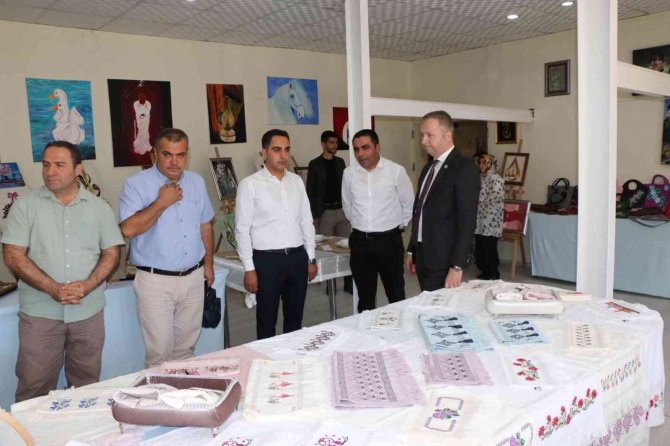 Hizan’da Yılsonu Sergisi