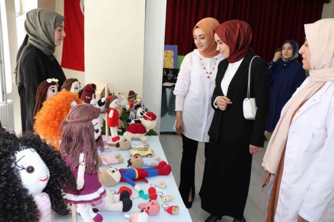 Hizan’da Yılsonu Sergisi