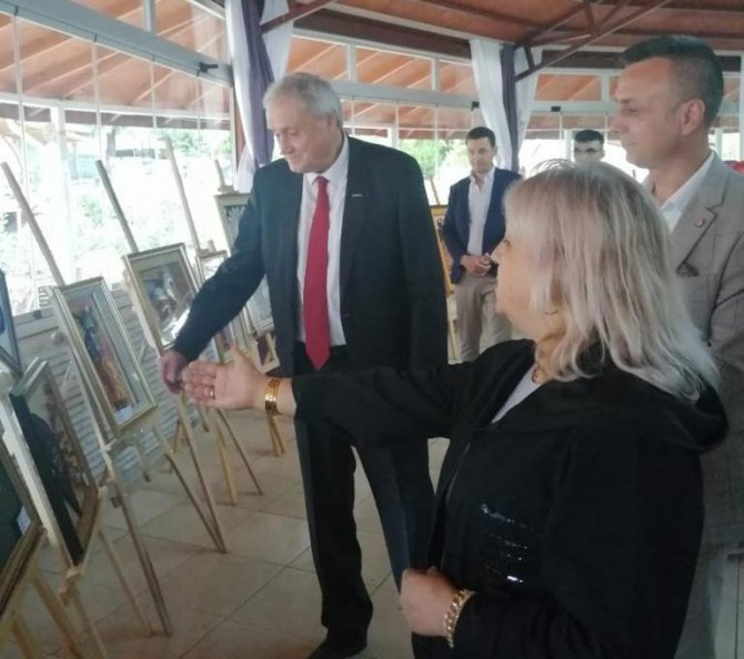 Başkan Bakkalcıoğlu Yıl Sonu Sergisini Ziyaret Etti