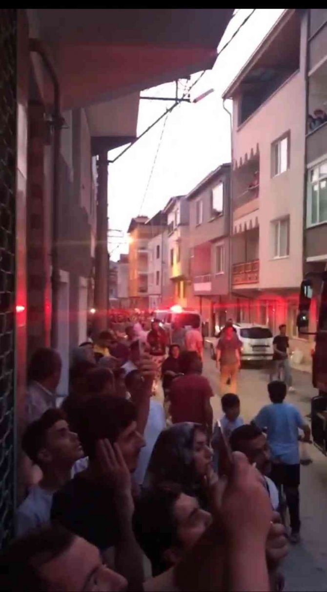 Bursa’da Bir Evin Terası Alev Alev Yandı