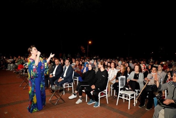 Bursalılar Esra İ̇çöz İle Çoştu