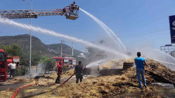 Çanakkale’de 20 Ton Saman Küle Döndü