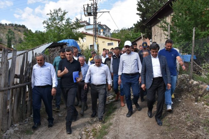 Bakan Kurum, Sular Altında Kalan Tarım Arazilerini İnceledi