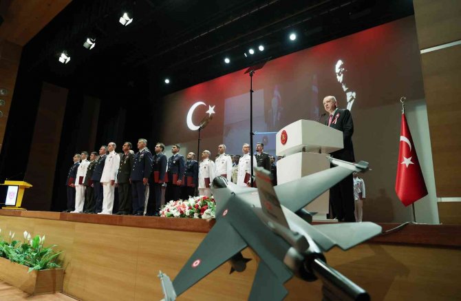 Cumhurbaşkanı Erdoğan: “Kabadayılığa Yeltenen Yunanistan’ın, Bir Asır Önceden İbret Almasını Tavsiye Ediyoruz”