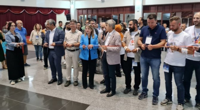 Dpü’de İki Fotoğraf Sergisi Birden
