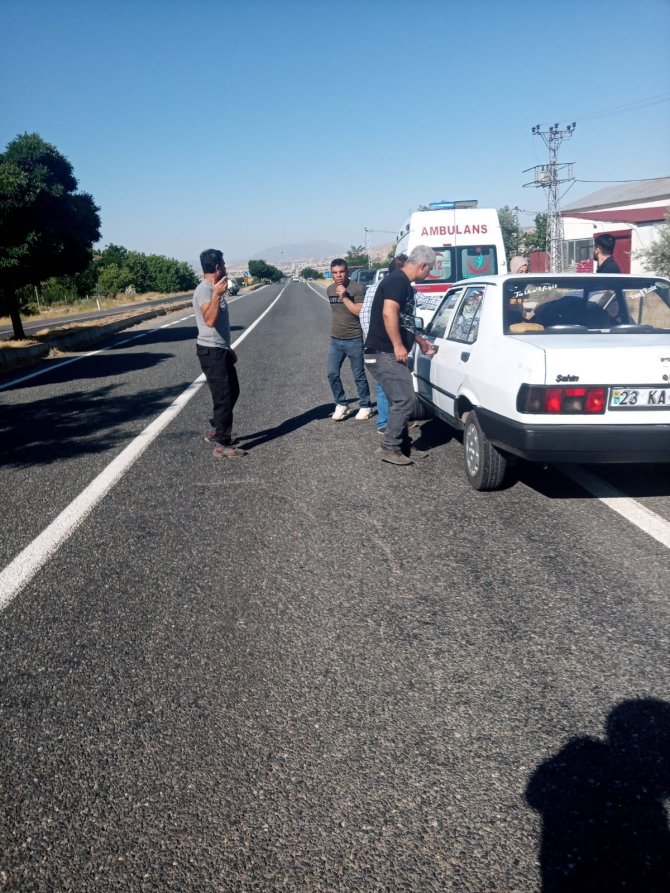 Elazığ’da Otomobilin Çarptığı Yaya Yaralandı