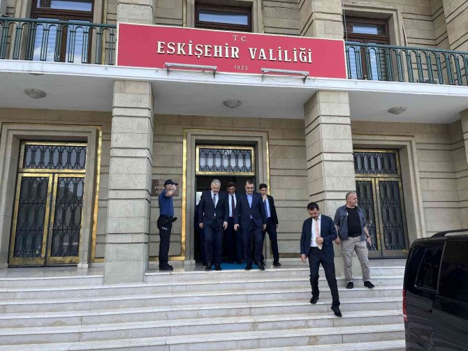 Bakan Dönmez, Vali Ayyıldız’ı Makamında Ziyaret Etti