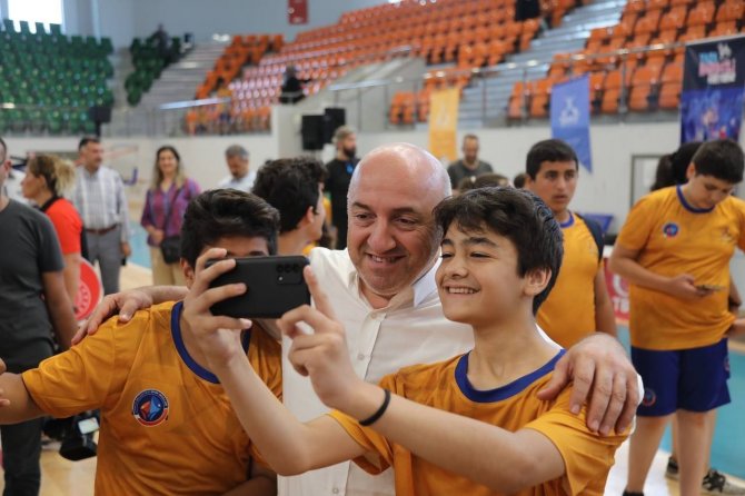 Bu Kursta 3 Bin 250 Çocuk Yaz Boyu Spor Yapacak
