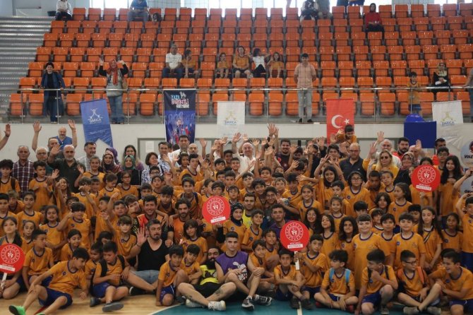 Bu Kursta 3 Bin 250 Çocuk Yaz Boyu Spor Yapacak