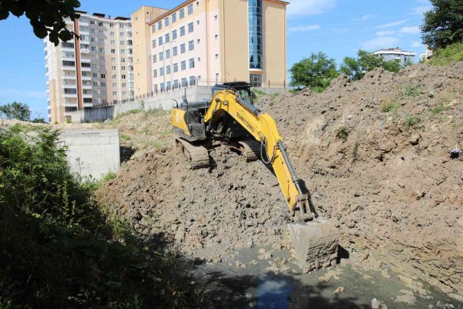Fatsa’da Dere Yatakları Temizleniyor