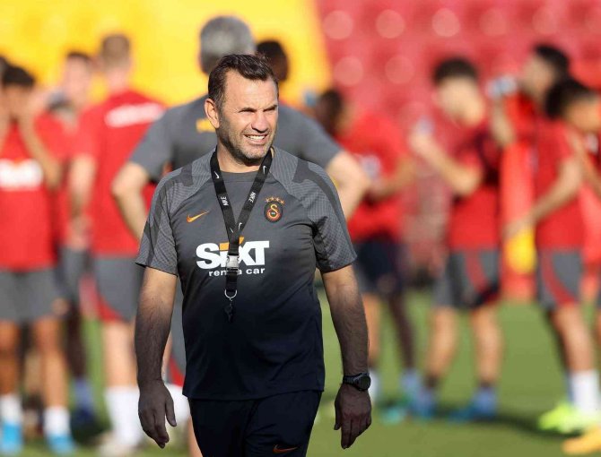 Galatasaray Günü Çift Antrenmanla Tamamladı