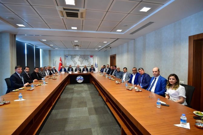 Vali Gül İ̇hracatçılarla Gündemi Değerlendirdi