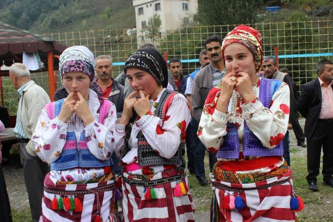 Kuşköy Köylüleri Festivallerinin Duyurusunu Islık Diliyle Yaptılar