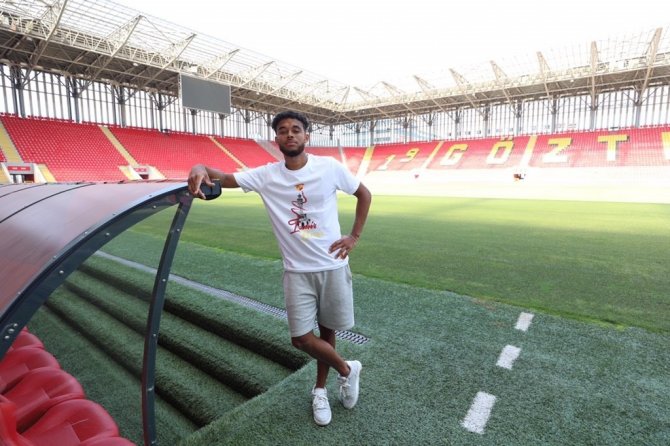 Romal Palmer Göztepe’de