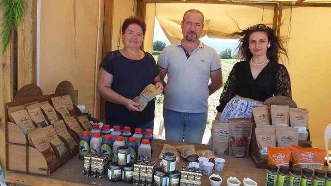 İ̇vrindili Kadınlar Festivalde Ürünlerini Tanıttı