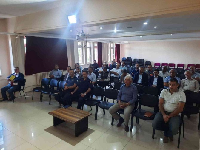 Kaymakam Karadağ, Muhtarlarla Bir Araya Geldi