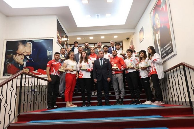 Ali İ̇hsan Kabakcı, Muay Thai Sporcularıyla Erciyes’te Buluştu