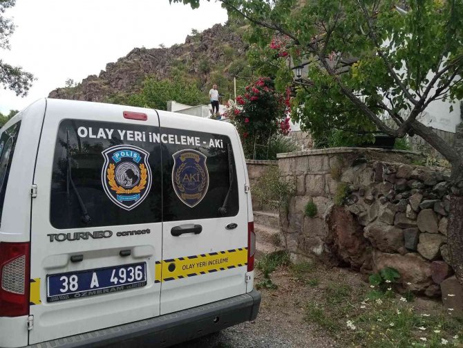 Tamir İçin Çıktığı Çatıdan Düştü, Yaşamını Yitirdi