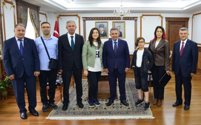 Kırşehir’in Lgs Birincisi Başarısını Kitap Okumaya Ve Deneme Sınavlarına Borçlu