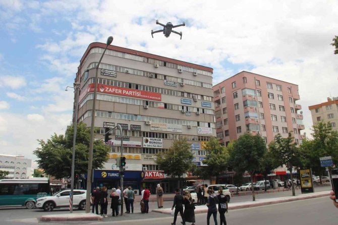 Konya’da Işık İhlali Yapan Yayalar Havadan Dron İle Uyarıldı Ve Denetlendi