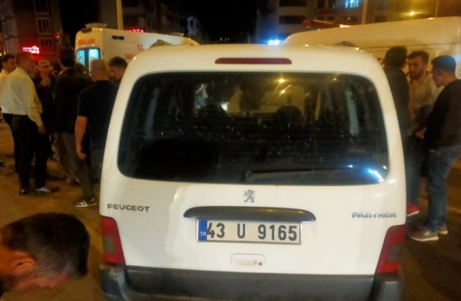 Tavşanlı Otomobil İle Motosiklet Çarpıştı: 2 Yaralı