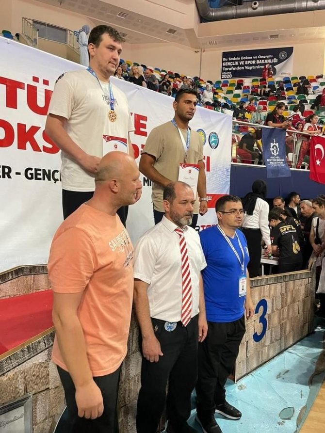 Milaslı Gençlerden Kick Boksta Önemli Derece