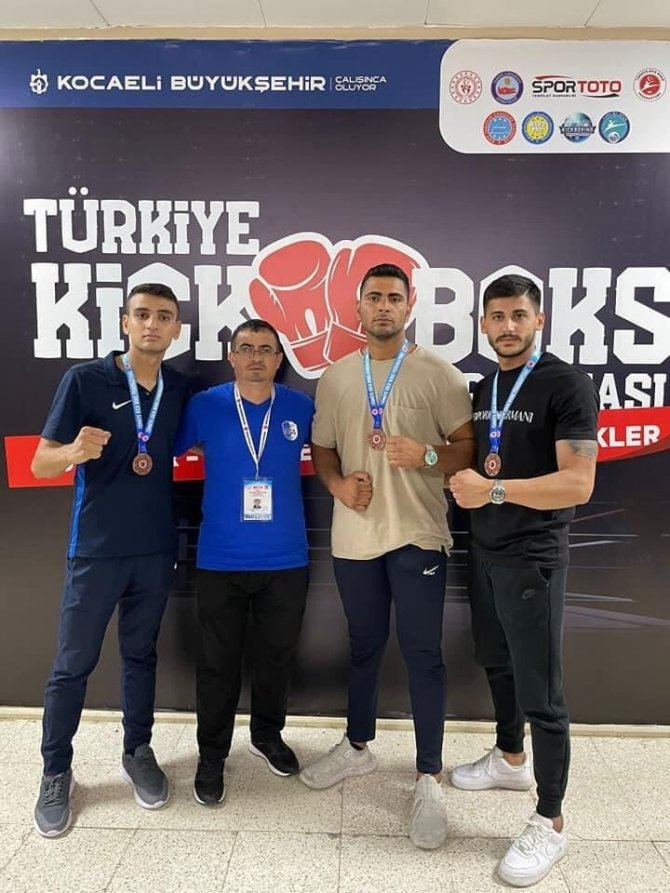 Milaslı Gençlerden Kick Boksta Önemli Derece