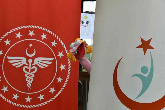 Ağız Ve Diş Sağlığının Önemi Tiyatro Ve Kukla Gösterisi İle Anlatıldı