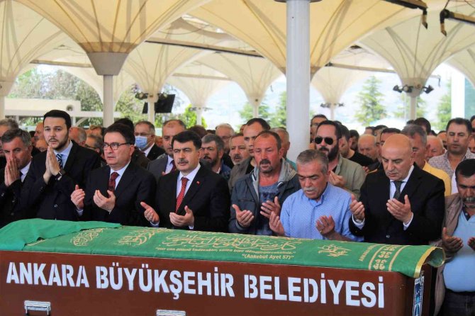 Ankara’daki Selde Hayatını Kaybeden Genç Kız Son Yolcuğuna Uğurlandı