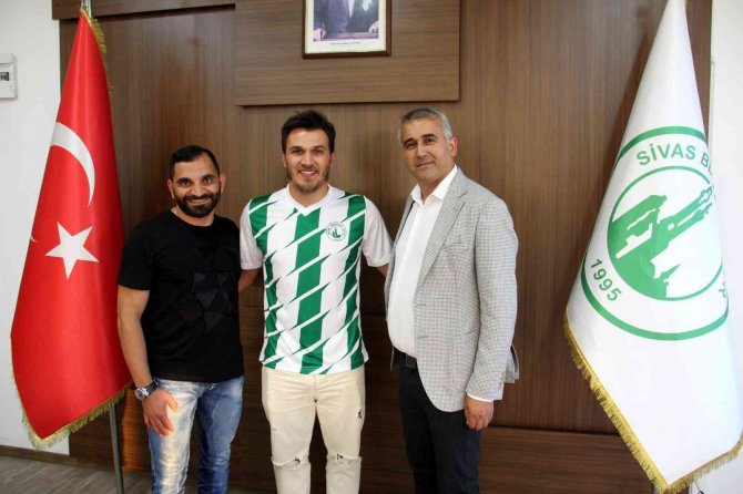 Sivas Belediyespor Emre Bayram’ı Kadrosuna Kattı