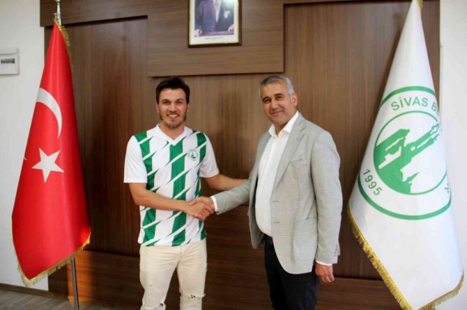 Sivas Belediyespor Emre Bayram’ı Kadrosuna Kattı