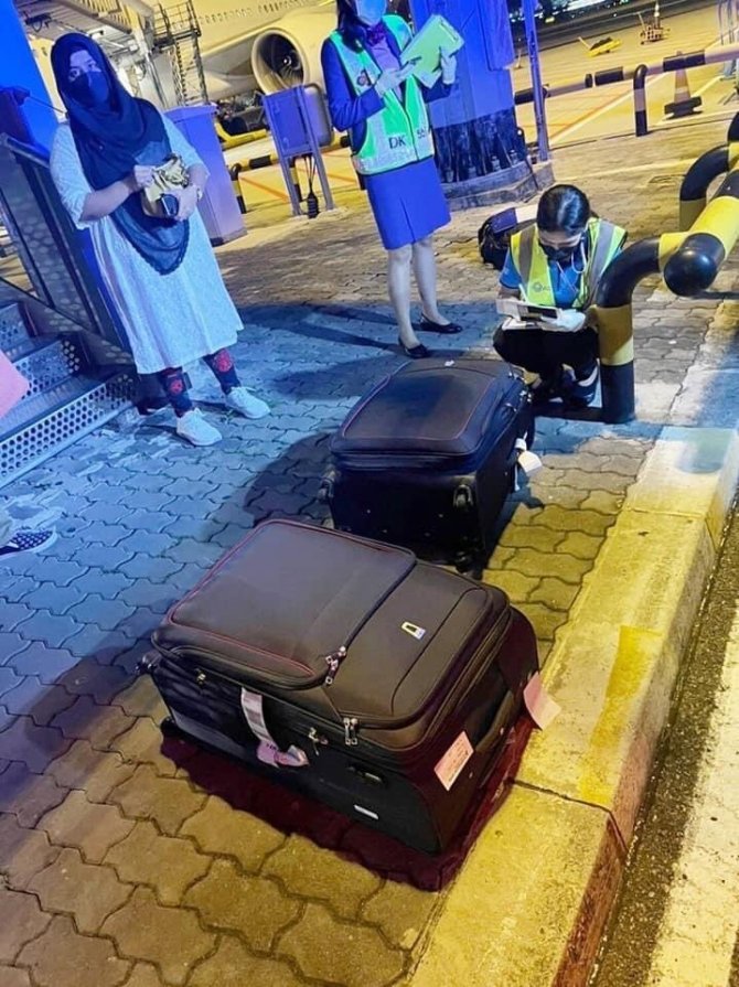 Tayland’da Bavullarında 109 Adet Canlı Hayvan Taşıyan 2 Kadın Tutuklandı