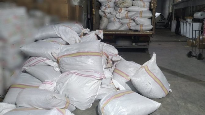 Ankara’da 3 Milyon 978 Bin Adet Doldurulmuş Makaron İle 2 Ton 875 Kilogram Kıyılmış Tütün Ele Geçirildi