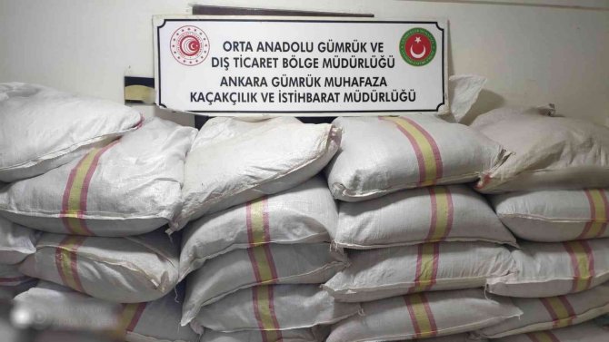 Ankara’da 3 Milyon 978 Bin Adet Doldurulmuş Makaron İle 2 Ton 875 Kilogram Kıyılmış Tütün Ele Geçirildi