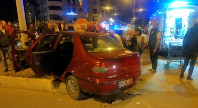 Tavşanlı Otomobil İle Motosiklet Çarpıştı: 2 Yaralı