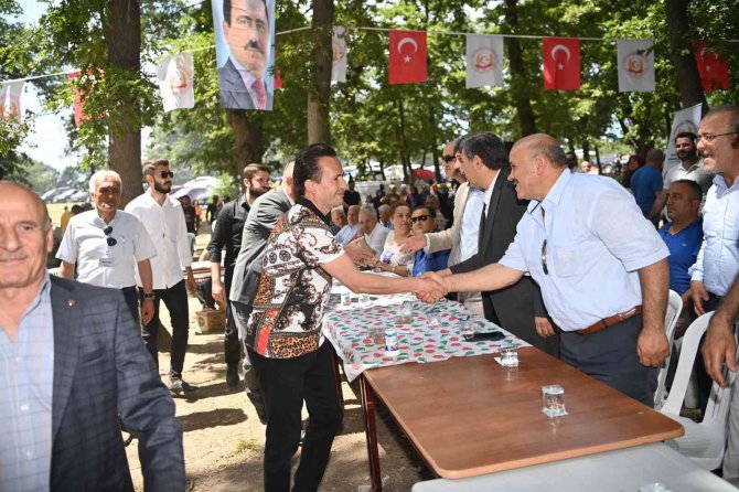 Başkan Yazıcı Hemşehri Dernekleri’nin Pikniklerine Katıldı, Halay Çekti