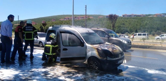 Toma Bu Defa Yanan Araca Müdahale Etti