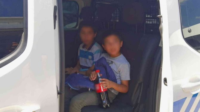 Üvey Babasından Kaçan 2 Çocuk Şehirler Arası Otobüste Yakalandı