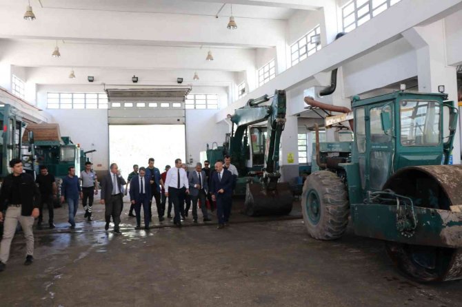 Vali Ayhan’dan, Sulama Kanallarına Girenlere Uyarı