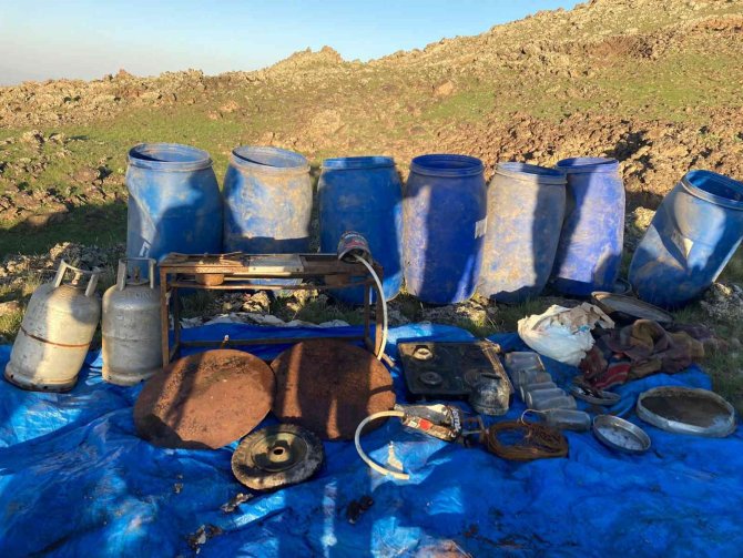 Tendürek Dağı’ndaki Mağarada 95 Adet Tüp Ele Geçirildi