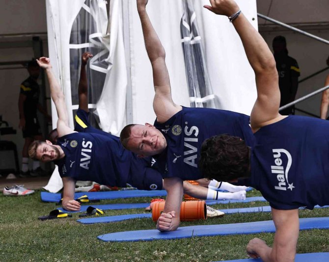Fenerbahçe, Avusturya’da İlk Antrenmanını Yaptı